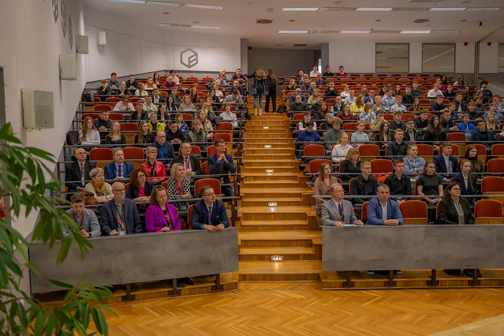 Uczniowie na okręgowych eliminacjach XLVIII Olimpiady Wiedzy i Umiejętności Rolniczych