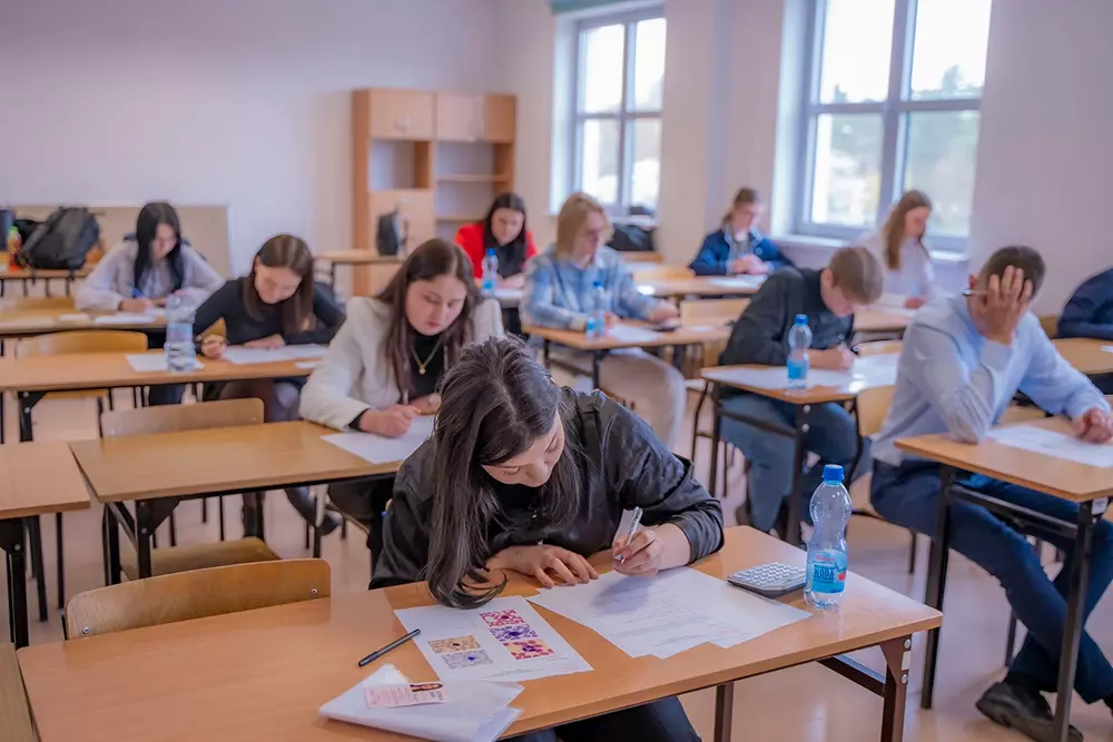 Uczniowie na okręgowych eliminacjach XLVIII Olimpiady Wiedzy i Umiejętności Rolniczych